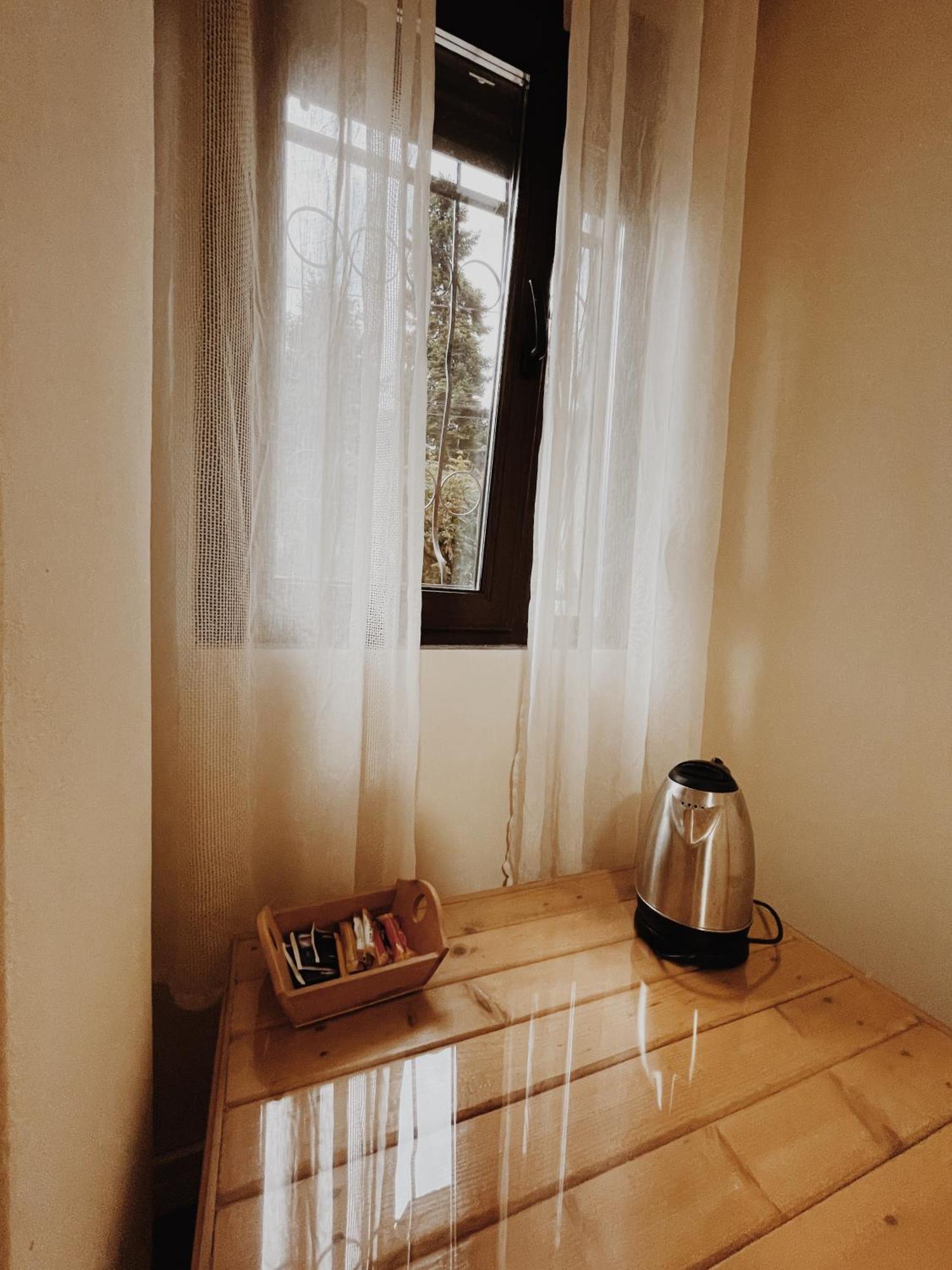 At Pikotiko'S - Korca City Rooms For Rent Exterior photo