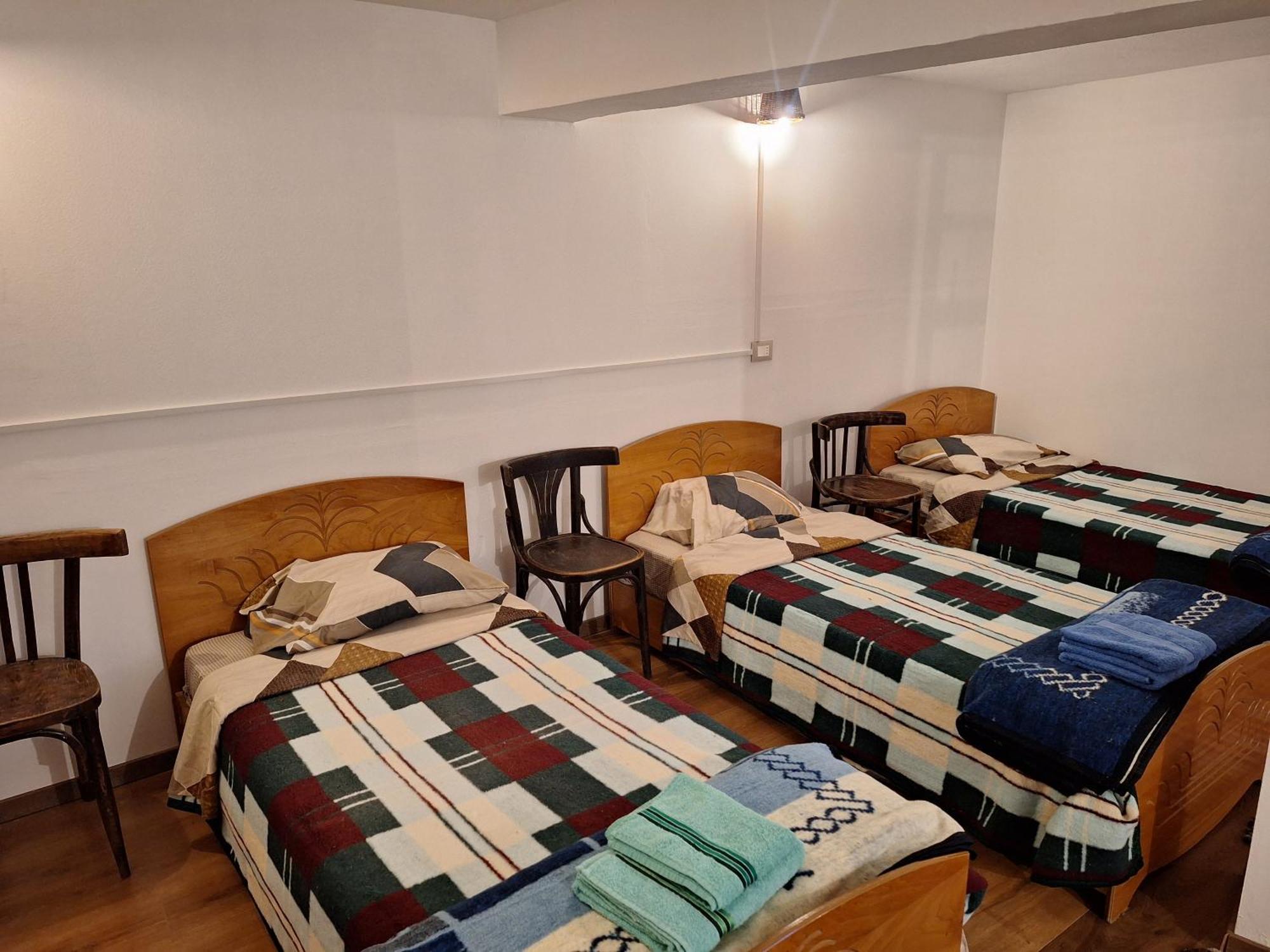 At Pikotiko'S - Korca City Rooms For Rent Exterior photo